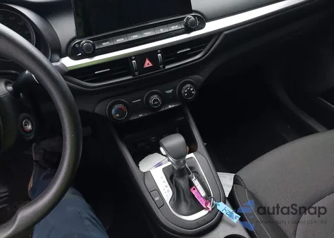 2023 Kia Forte Lxs z USA, uszkodzony, nr VIN 3KPF24AD3PE649550